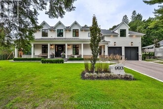 Building Photo - 993 Albertson Crescent