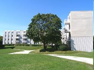 Photo du bâtiment - 30, 32 & 34 St Dennis Drive