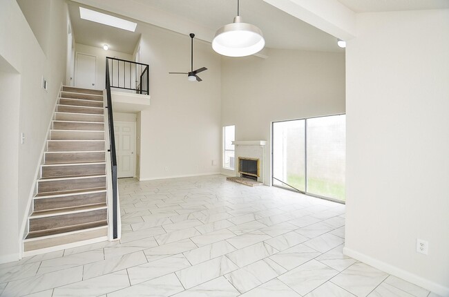 Building Photo - 11818 Spring Grove Dr