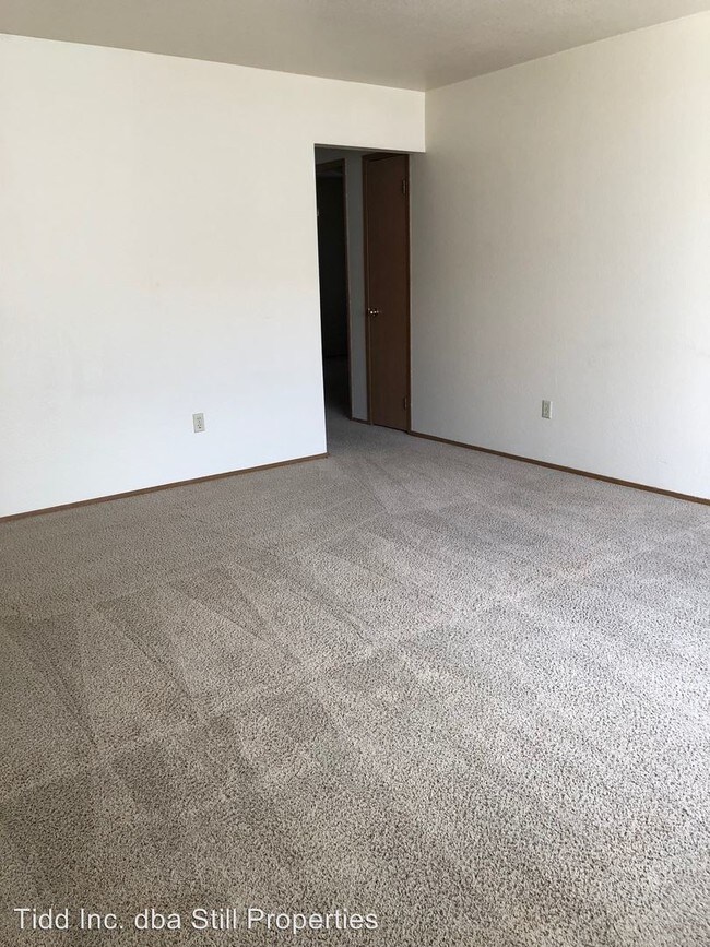 Foto del edificio - 615 N Baker Ave