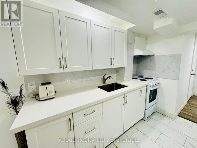 Building Photo - 33 Gemini Rd
