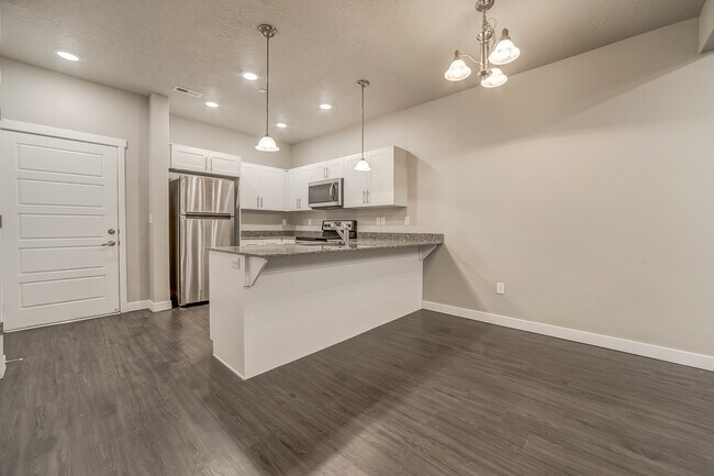 Building Photo - 262 N 540 E
