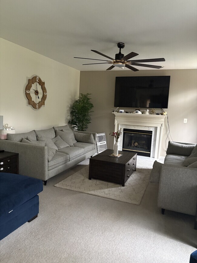 Foto del edificio - 8 Butterfly Ln