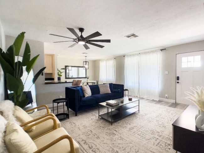 Foto del edificio - 1349 E Osborn Rd