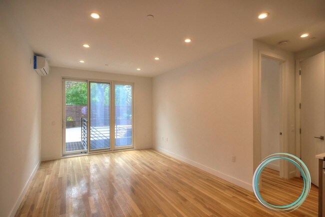 Foto del edificio - 752 Quincy St