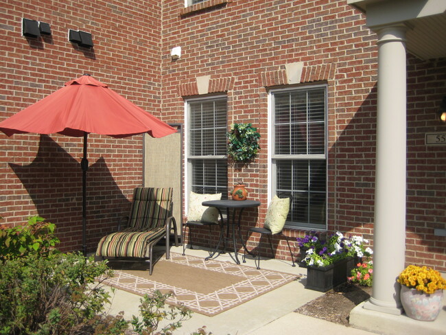 Foto del edificio - 5595 Hampshire Ln