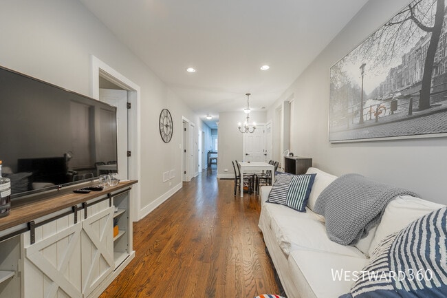 Building Photo - 1640 W Blackhawk St