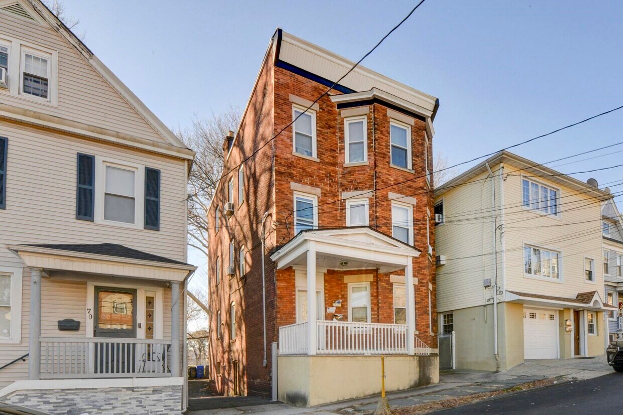 68 Dukes St Unit 1, Kearny, NJ 07032 Room for Rent in Kearny, NJ