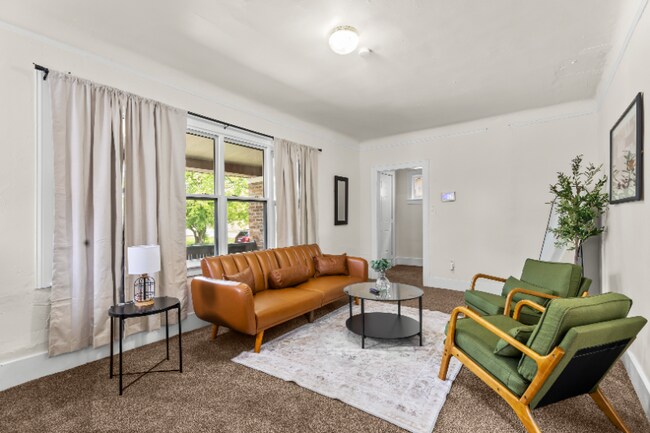 Foto del edificio - 13142 Promenade Ave