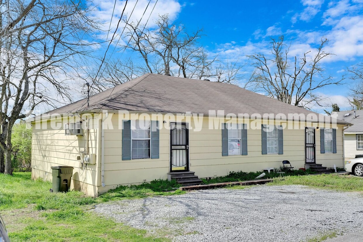 Primary Photo - This 2 Bdr, 1 Bath, 1 Story duplex (Left S...