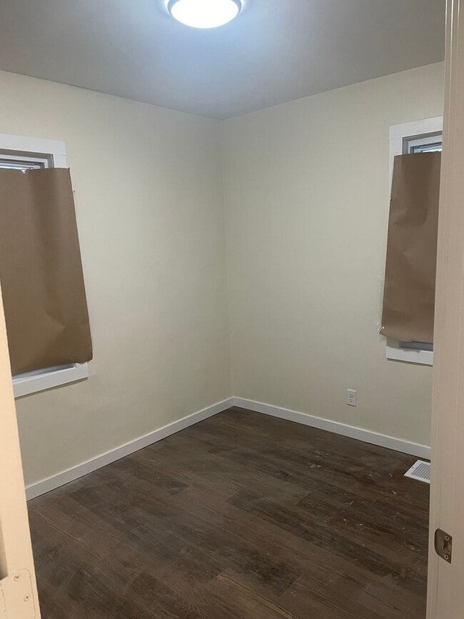 Building Photo - Brand New Remodeled Home