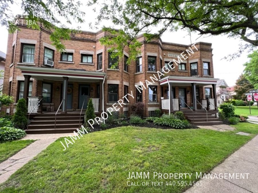 Primary Photo - Charming 3-Bedroom Townhouse!