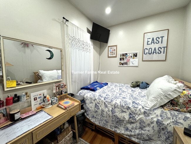 Building Photo - 91 Hudson St