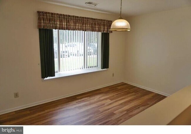 Foto del edificio - 206 S Snowdon Ct