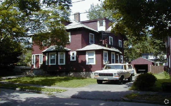Building Photo - 10 Edgewood Cor