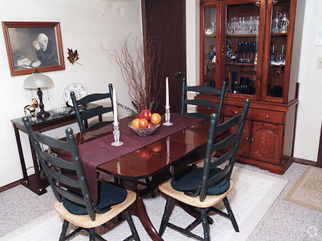 Dining Room - August Manor Apartments