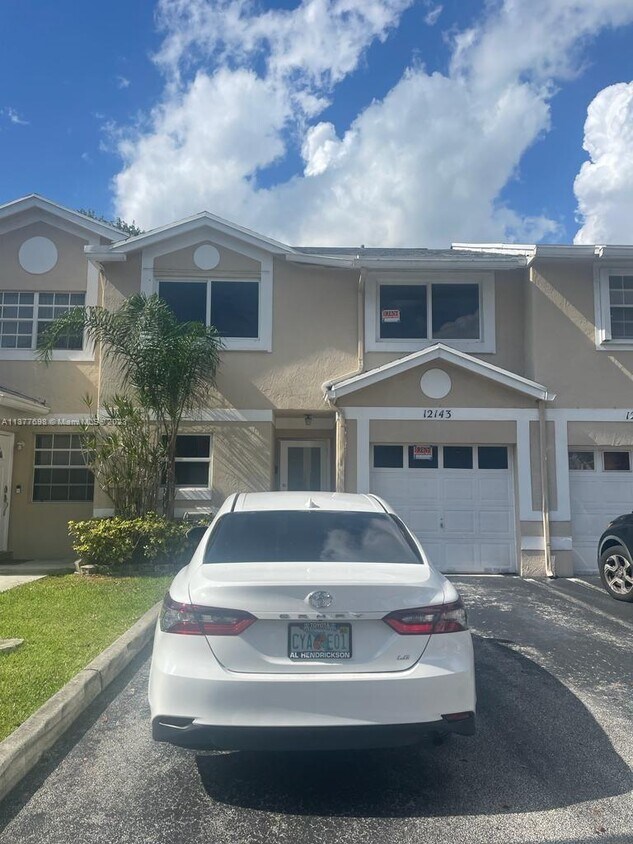 12143 SW 50th Ct, Cooper City, FL 33330 Townhome Rentals in Cooper