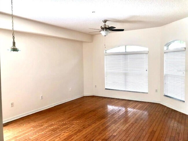 Foto del edificio - 701 Seabrook Ct