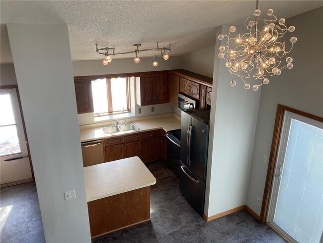 Foto del edificio - 5281 Lannon Ave NE