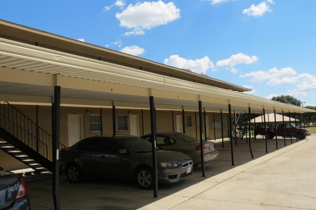 Building Photo - 505 E. Evergreen #11