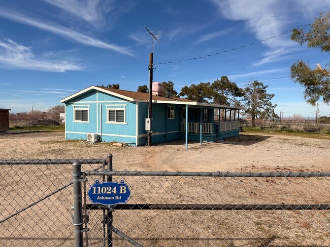 Foto del edificio - 11024 Johnson Rd