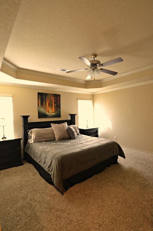 Foto del edificio - Captivating Four Bedroom Home Available for August 2026