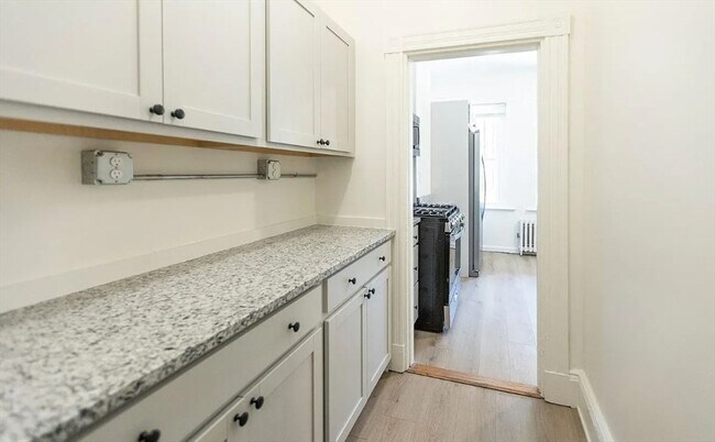 Building Photo - 868 Huntington Ave