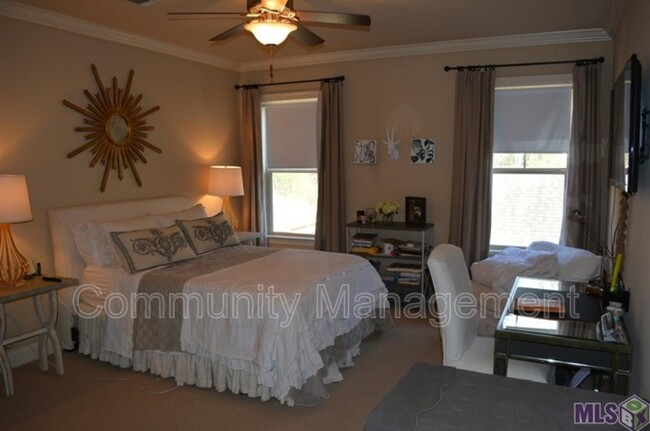 Foto del edificio - 4637 Burbank Dr