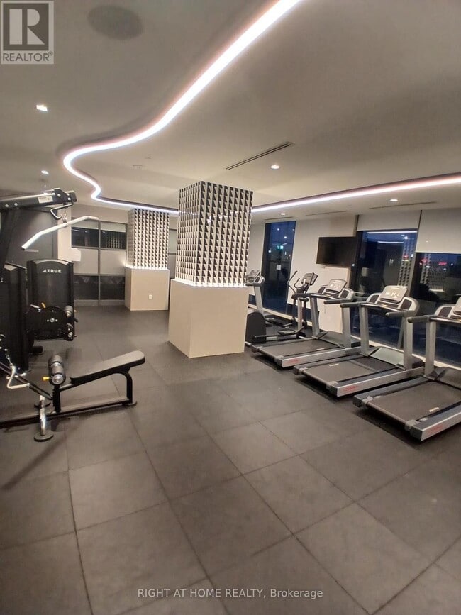 Photo du bâtiment - 2545 Simcoe St N