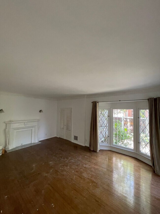 Foto del edificio - 1211 S. Alfred