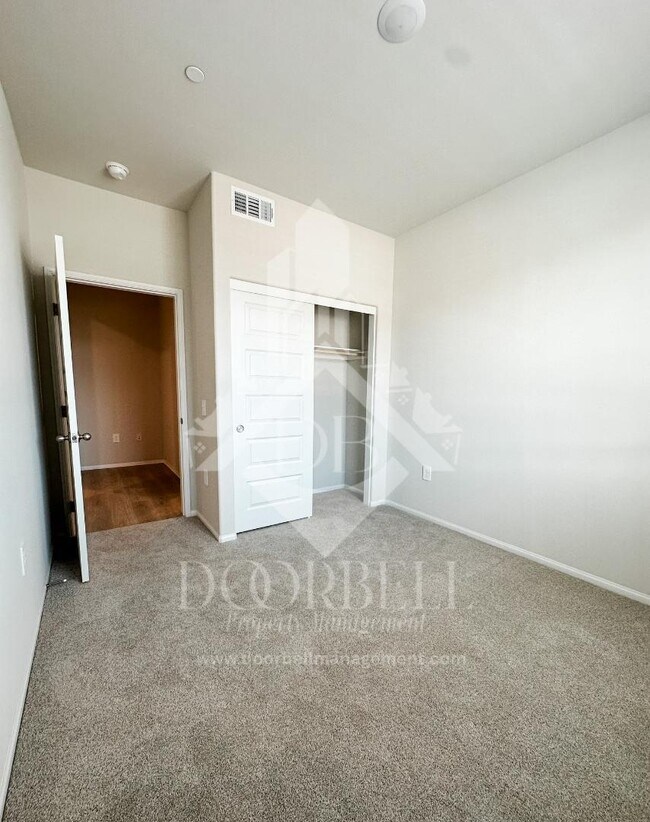 Foto del edificio - 2097 Mandarin Ln
