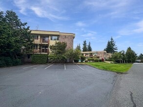 Building Photo - 425 45th St SW