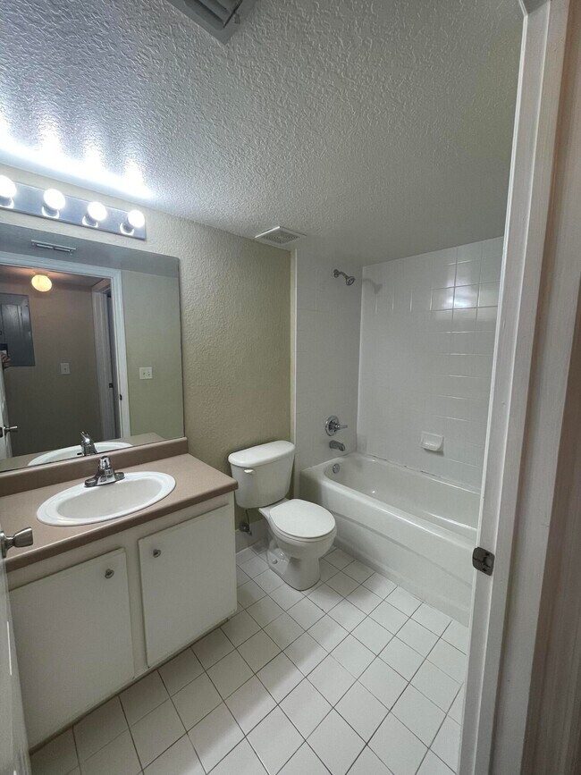 Foto del edificio - 161 SW Palm Dr