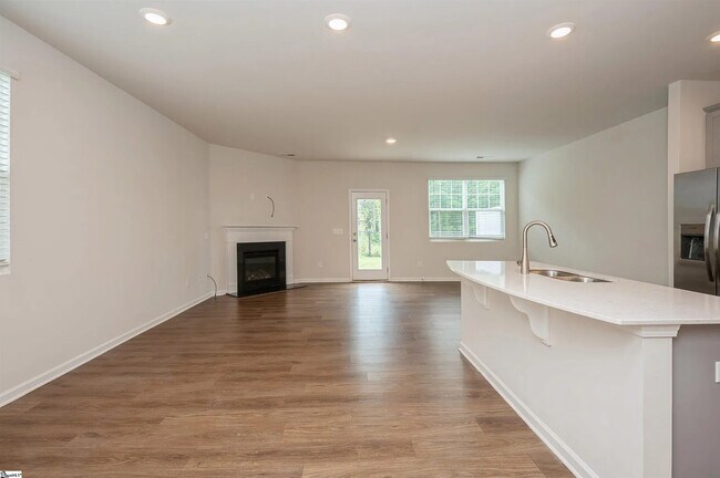 Photo - 305 Rodessa Ln House