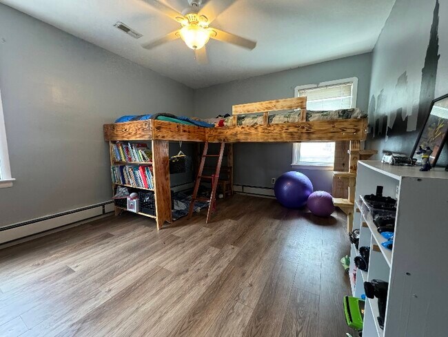 Foto del edificio - 430 E 309th St