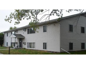 Building Photo - 188 Lakeview Dr