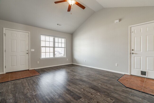 Foto del edificio - 3 Bedroom 2 Bath Home Near Wal Mart HQ!