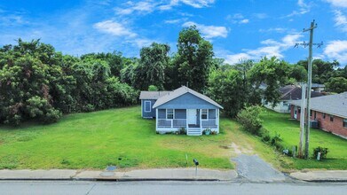 Building Photo - 221 3rd St N Building Photo - 221 3rd St N