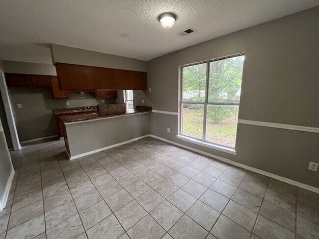 Foto del edificio - Renovated 3 Bedroom 2 Bath Home for Rent!!