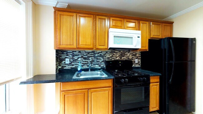 Building Photo - 134 Saint James Pl