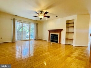 Building Photo - 7715 Lafayette Forest Dr