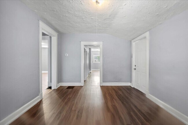 Foto del edificio - 1375 E Minnesota St