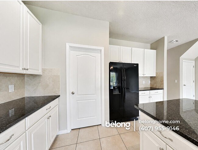 Foto del edificio - 7503 Aloma Pines Ct
