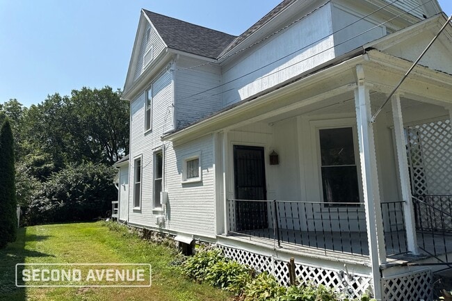 Building Photo - 1111 Hayes Ave