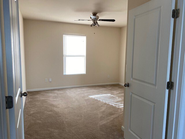 Foto del edificio - 156 Hamilton Grove Dr