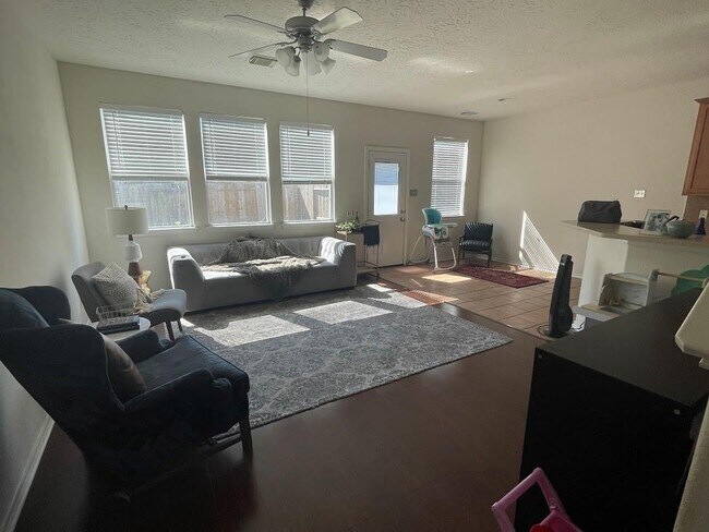 Foto del edificio - 3216 Victorian Manor Ln
