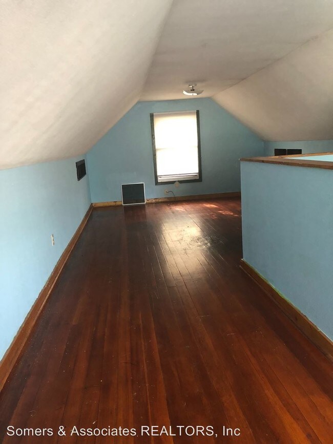 Building Photo - 3 br, 1.5 bath House - 1526 Eielson St