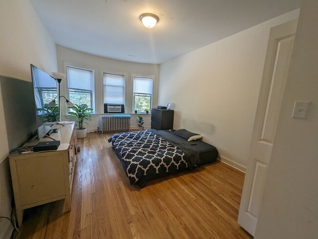 Building Photo - North Park Renovated Two Bedroom / Two Bathroom