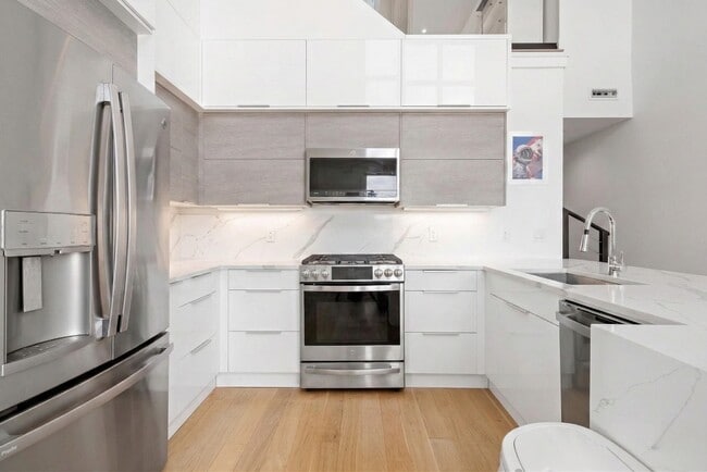 Foto del edificio - 6025 JFK Blvd E