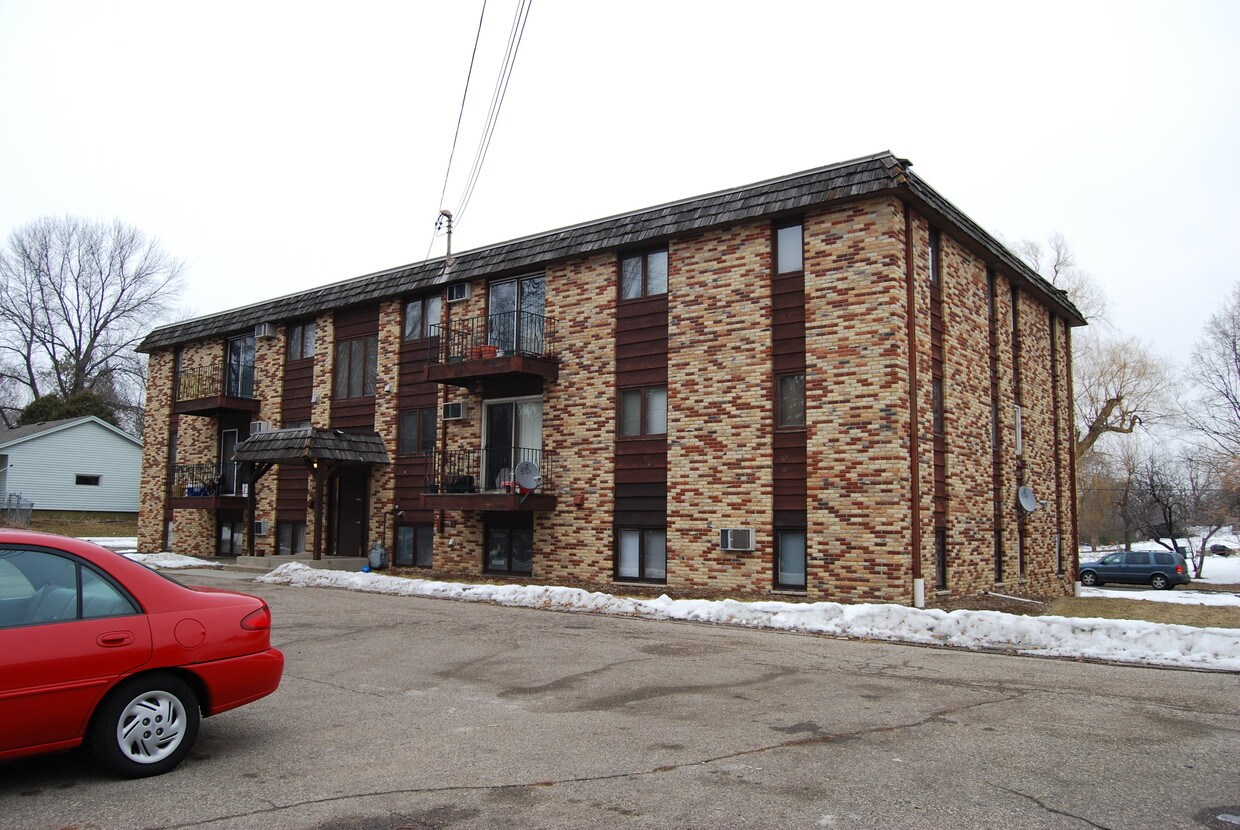 Foto del edificio - 7610 Great Plains Blvd